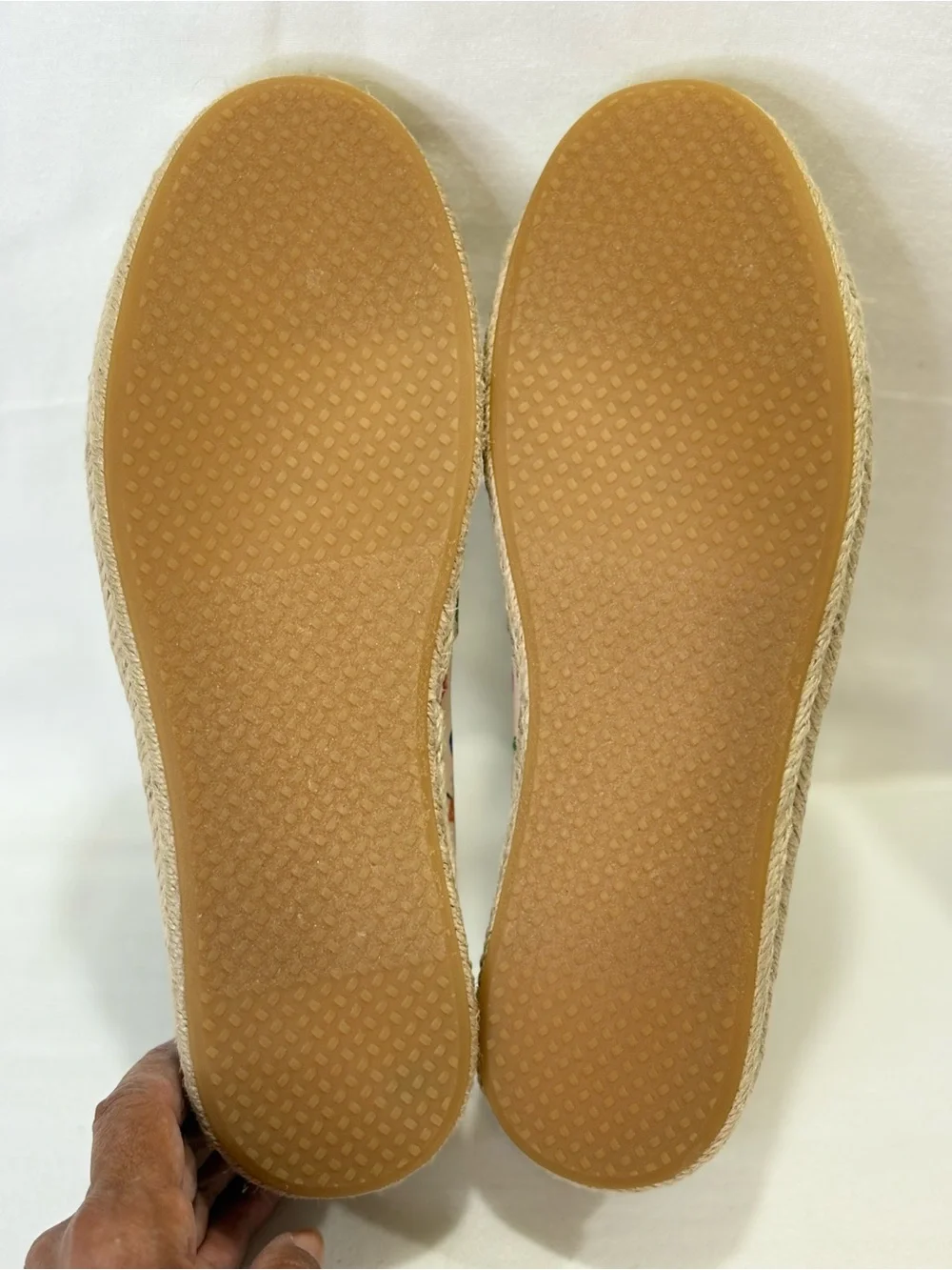 NWOB TOMS Women’s Cream Espadrilles with Colorful Hummingbird Print SZ 8.5 $68